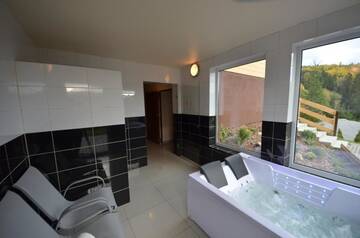 Фото номера Коттедж с 6 спальнями Дома для отпуска Solna Chata-Grota solna, Sauna, Basen г. Райча 75