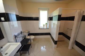 Фото номера Коттедж с 6 спальнями Дома для отпуска Solna Chata-Grota solna, Sauna, Basen г. Райча 76