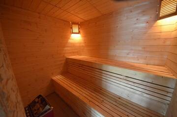 Фото номера Коттедж с 6 спальнями Дома для отпуска Solna Chata-Grota solna, Sauna, Basen г. Райча 68